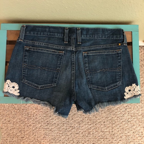 Lucky Brand Riley Short with Lace detail - Picture 2 of 3